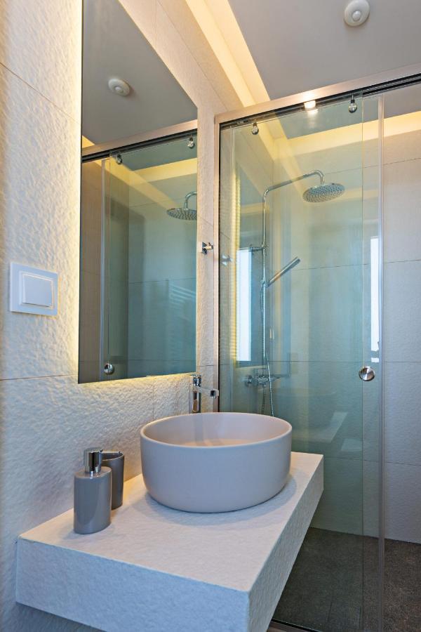 Villa Onyx - With Private Heated Pool 阿迪斯普普伦 外观 照片